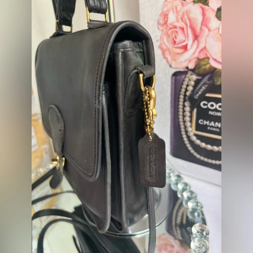 Coach vintages black leather Crossbody Bag - Picture 7 of 11